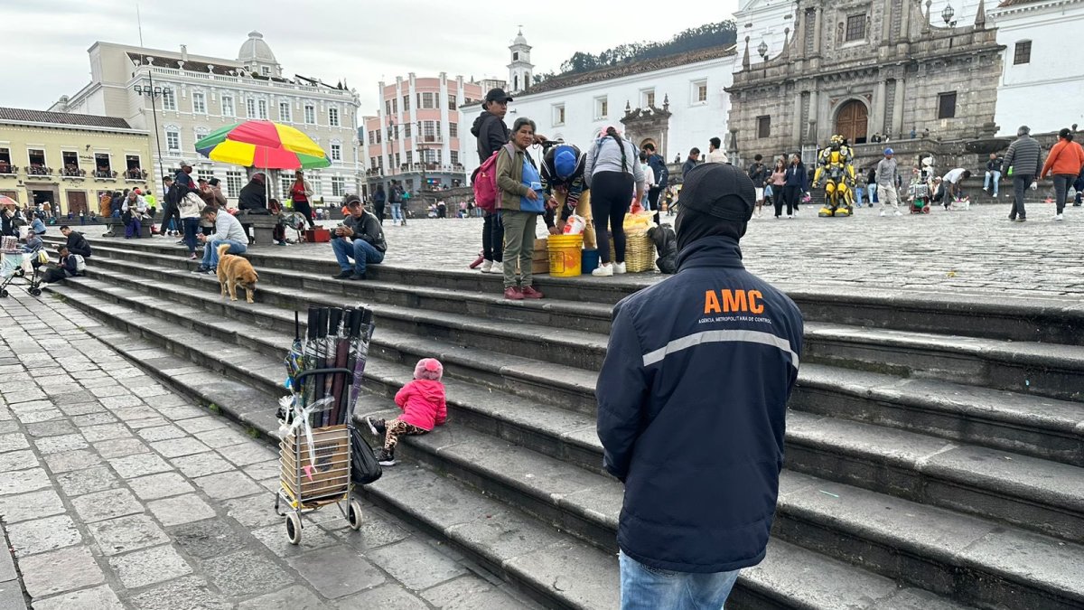 Imagen de un operativo de verificación de permisos de comercio autónomo el pasado 5 de mayo de 2024.