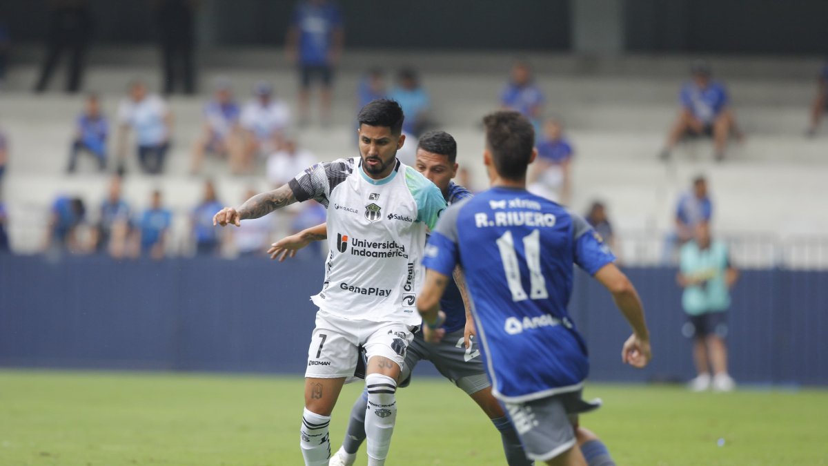 El Bombillo cae ante Macará.