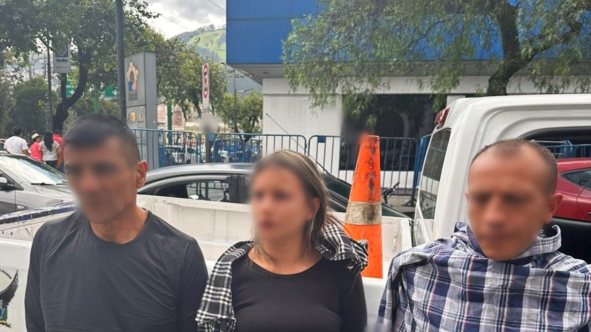 Los tres detenidos son los presuntos implicados en el delito de robo a domicilios.