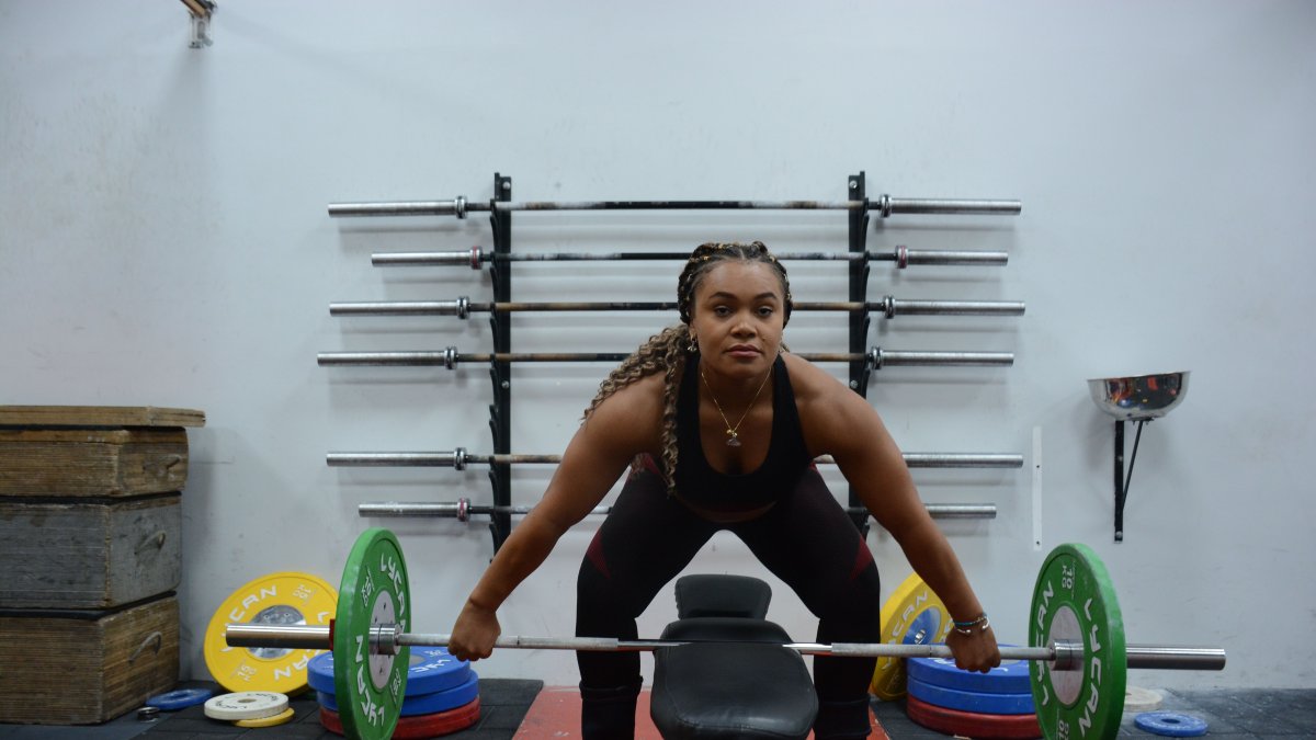 Neisi Dajomes entrena con la mira puesta en llegar en su mejor forma a la cita en París, donde buscará revalidar la medalla de oro que alcanzó en Tokio 2020+1.