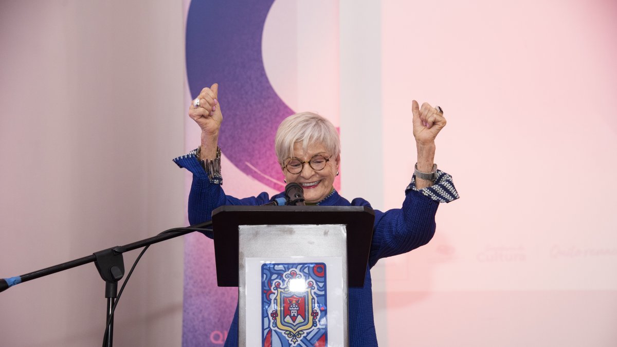 María Teresa García durante la entrega de los Premios Mariano Aguilera, cuando fue reconocida por su trayectoria en la fotografía.