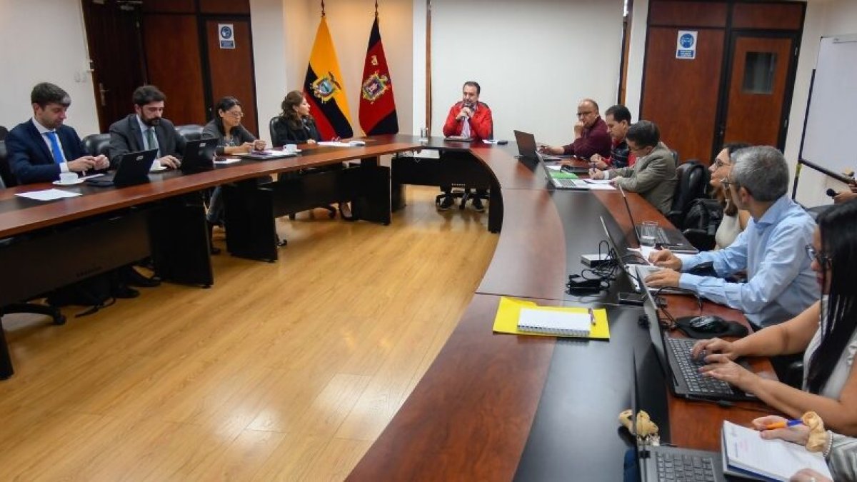 El alcalde Pabel Muñoz se reunió con representantes del BID, Banco Mundial, CAF y el Banco Europeo de Inversiones.