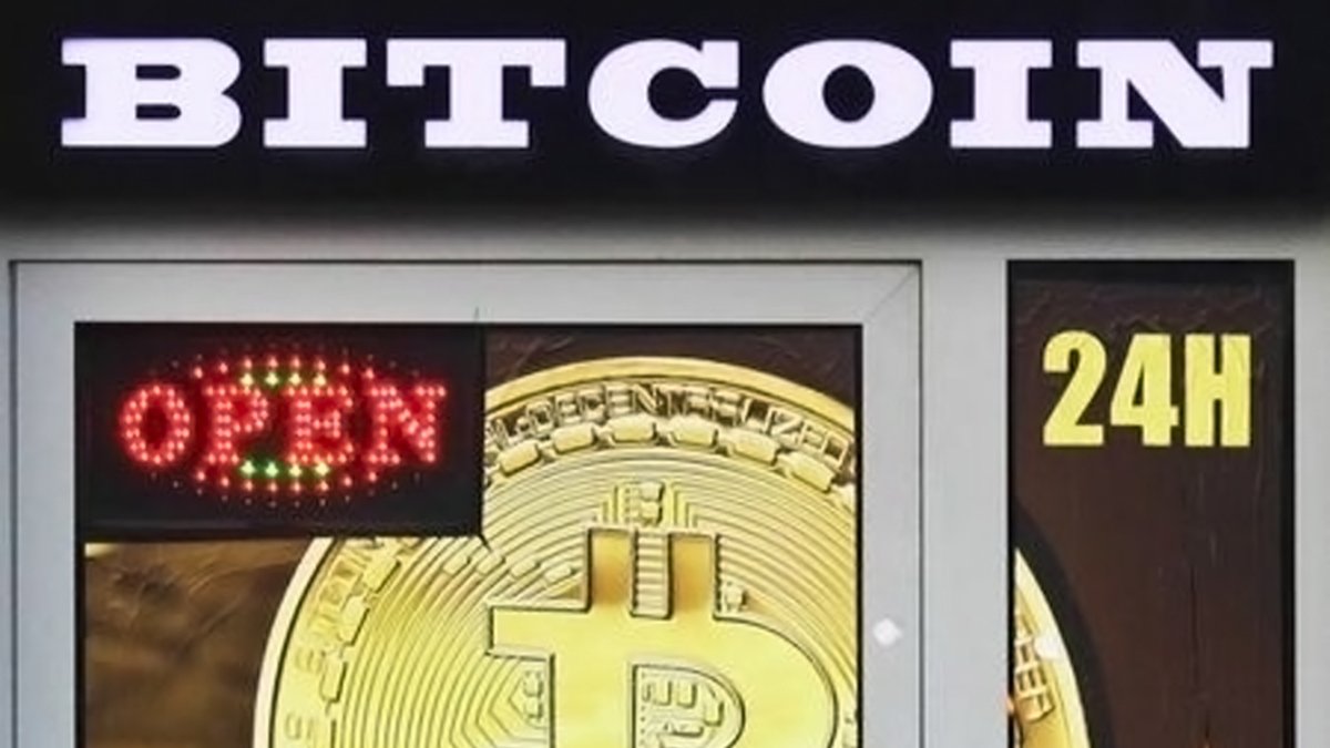 Criptomoneda. Un local donde se negocia con el Bitcoin.