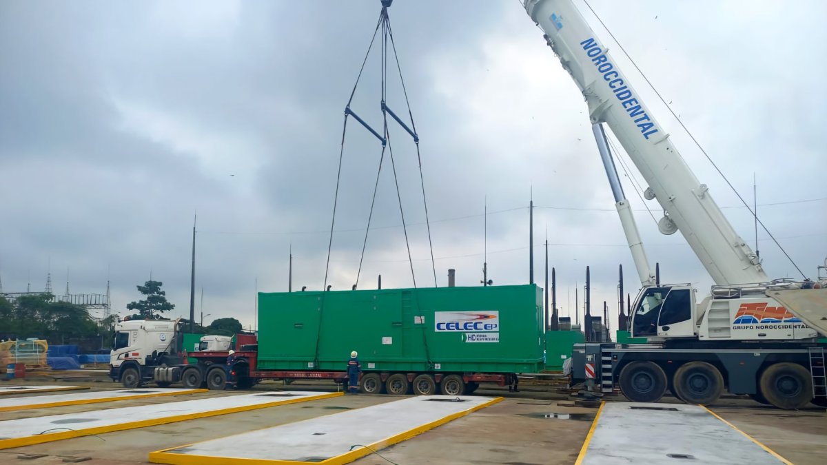 Los motores de generación eléctrica están siendo instalados en la central termoelétrica de Quevedo.