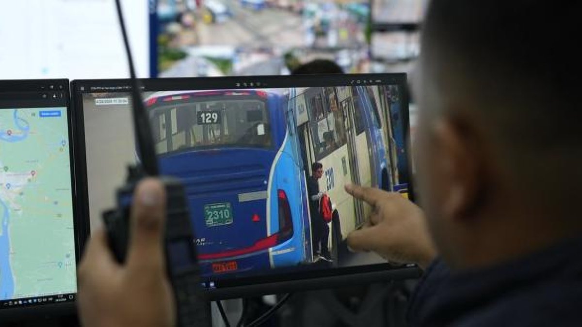 Dejar o recoger pasajeros en lugares no permitidos será multado por cámaras de vigilancia