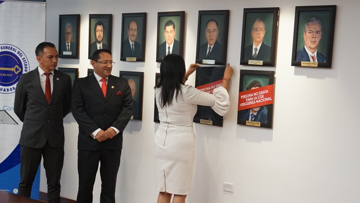 Mauricio Torres habló del ocultamiento de los rostros de los excontralores Pólit y Celi, en el edificio de la Contraloría.