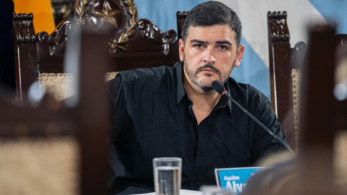 Aquiles Álvarez anunció que el pasaje en la Metrovía de Guayaquil subirá a 45 centavos desde octubre.