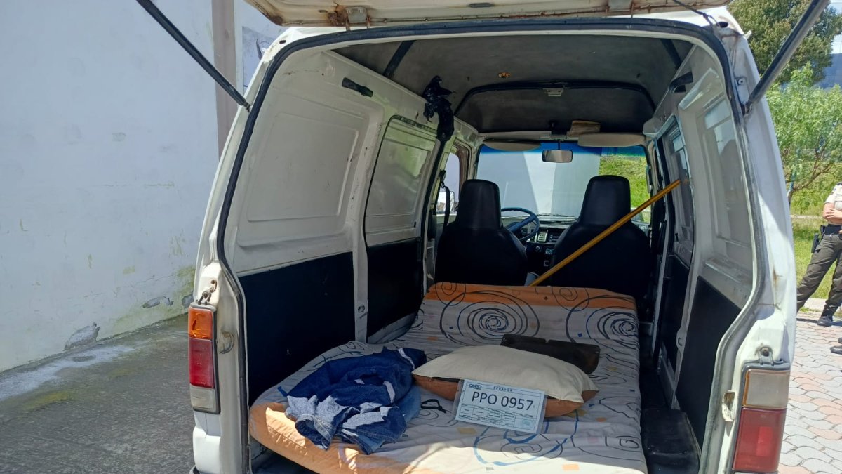 El conductor de la furgoneta fue detenido en el operativo.