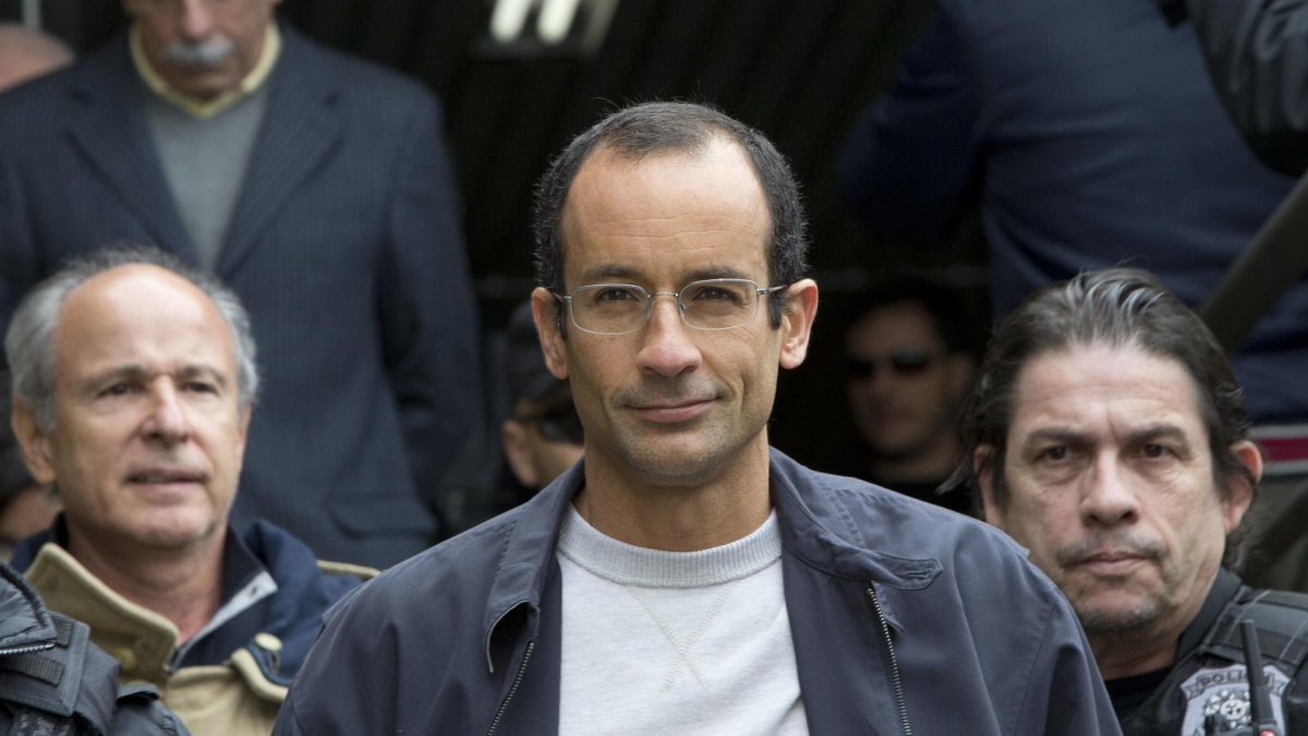 Fotografía de archivo del 20 de junio de 2015 de Marcelo Odebrecht (c) en el Instituto de Medicina Legal de Brasil en Curitiba (Brasil).