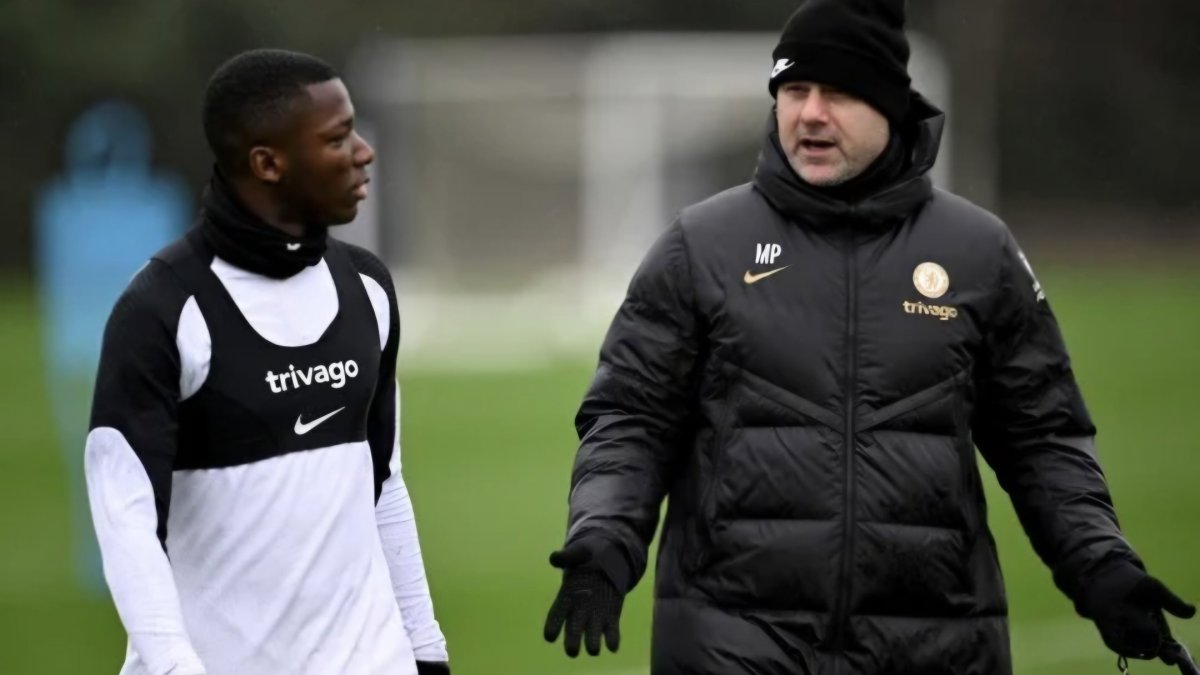 Con Pochettino, Caicedo (i) jugó en 35 de 37 partidos ligueros con Chelsea. Estuvo en 83% de minutos en cancha, marcó un gol y repartió tres asistencias.