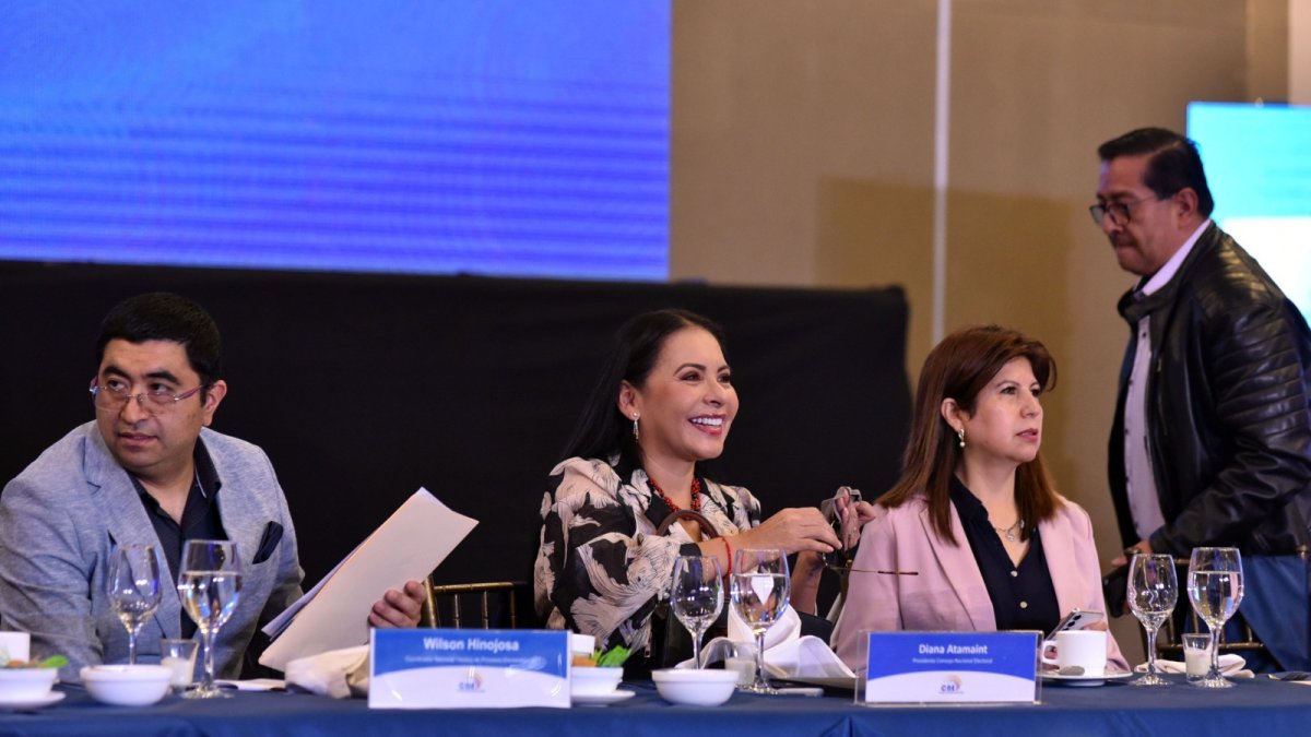 Atamaint habló del movimiento de Noboa, durante un informe de evaluación de la consulta popular y referéndum.