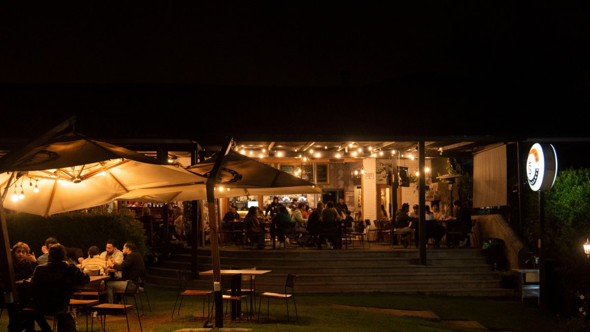 El Potrero se ha convertido en el corazón de la vida nocturna de este polo de crecimiento, con opciones deportivas y gastronómicas.