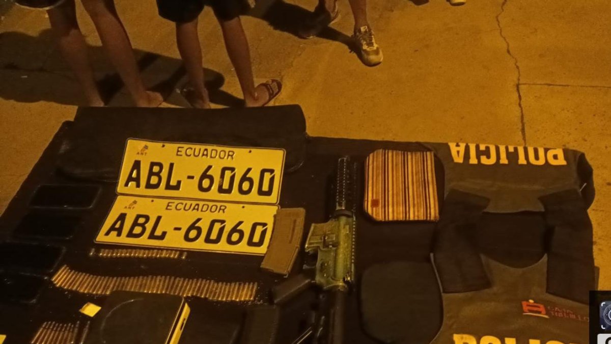 La Policia Nacional señaló que capturó a integrantes de Los Choneros en el sur del país.