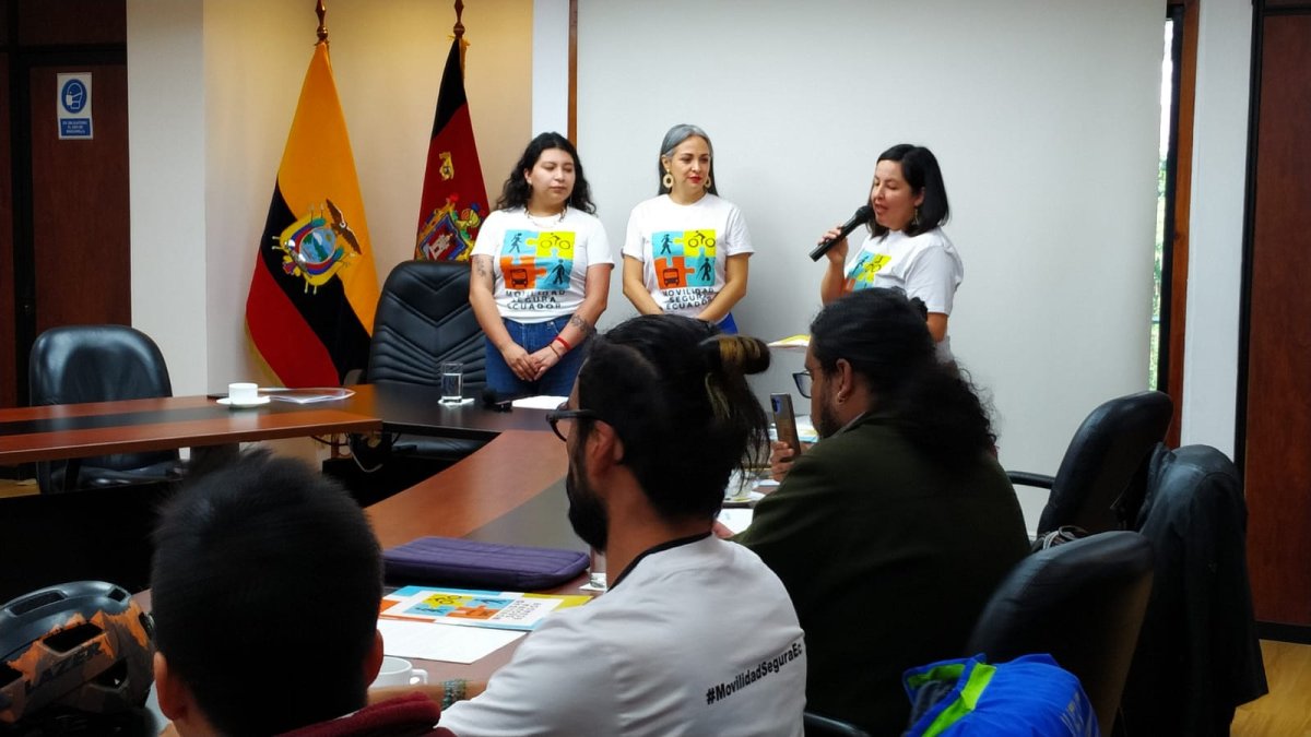 La Coalición por la Movilidad Segura entregó el proyecto a la Comisión de Movilidad del Concejo.