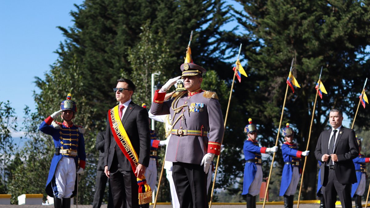 Daniel Noboa asistió a la ceremonia conmemorativa del aniversario de la Batalla del Pichincha.