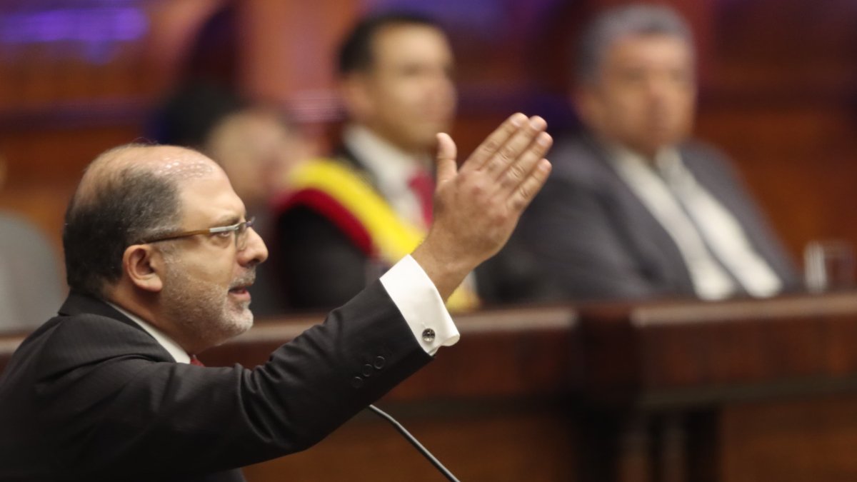 La Asamblea Nacional, presidida por Henry Kronfle, señala que están en proceso reformas a la Ley Orgánica de Discapacidades para mejorar las condiciones y oportunidades de personas con autismo.