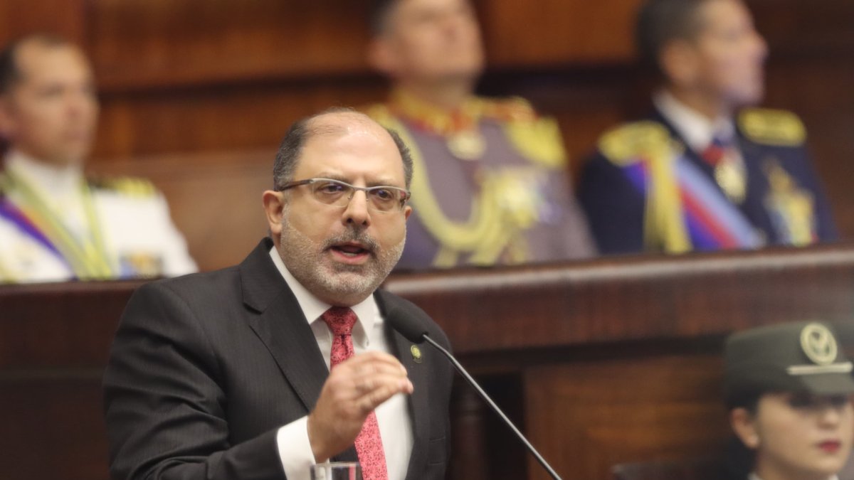 Henry Kronfle, presidente de la Asamblea Nacional, en su discurso en el informe a la Nación.