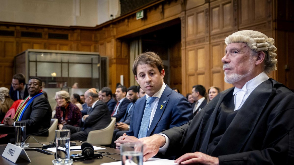 El Embajador Vusimuzi Madonsela de la delegación israelí durante un fallo de la Corte Internacional de Justicia