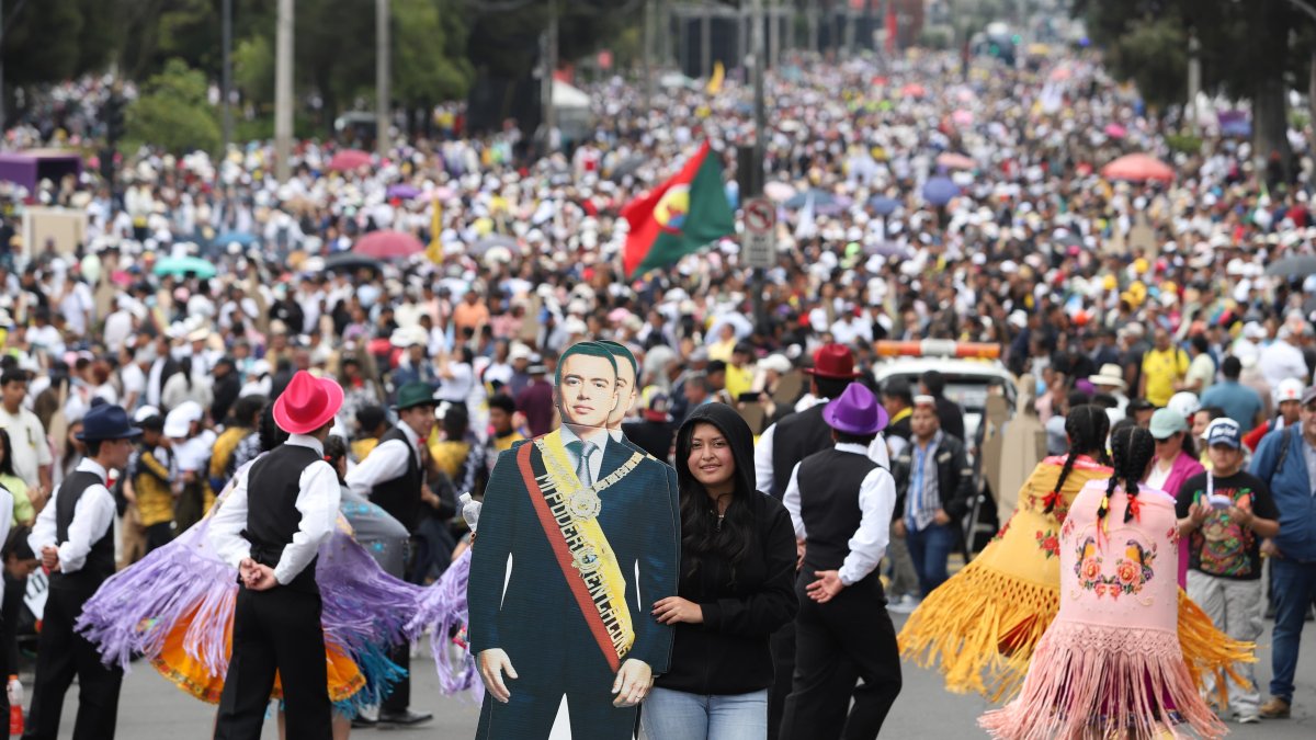 Cientos de simpatizantes se congregaron en apoyo al presidente Daniel Noboa