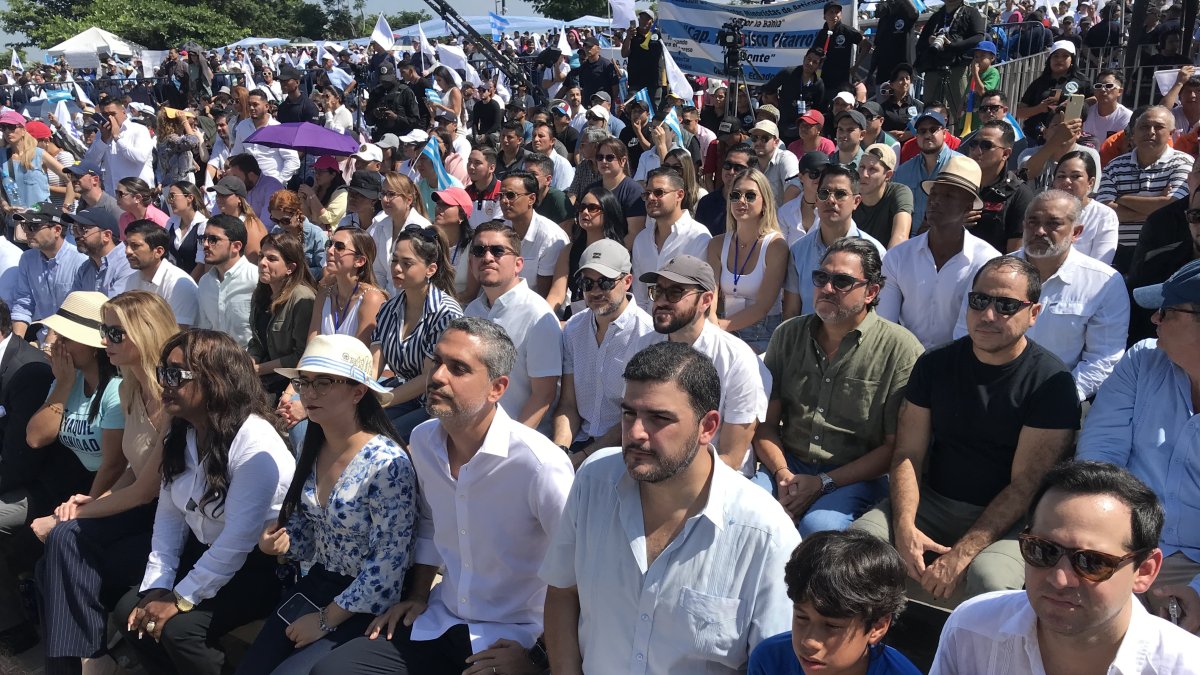 Cita. Algunos concejales del PSC acompañaron al alcalde en su informe.