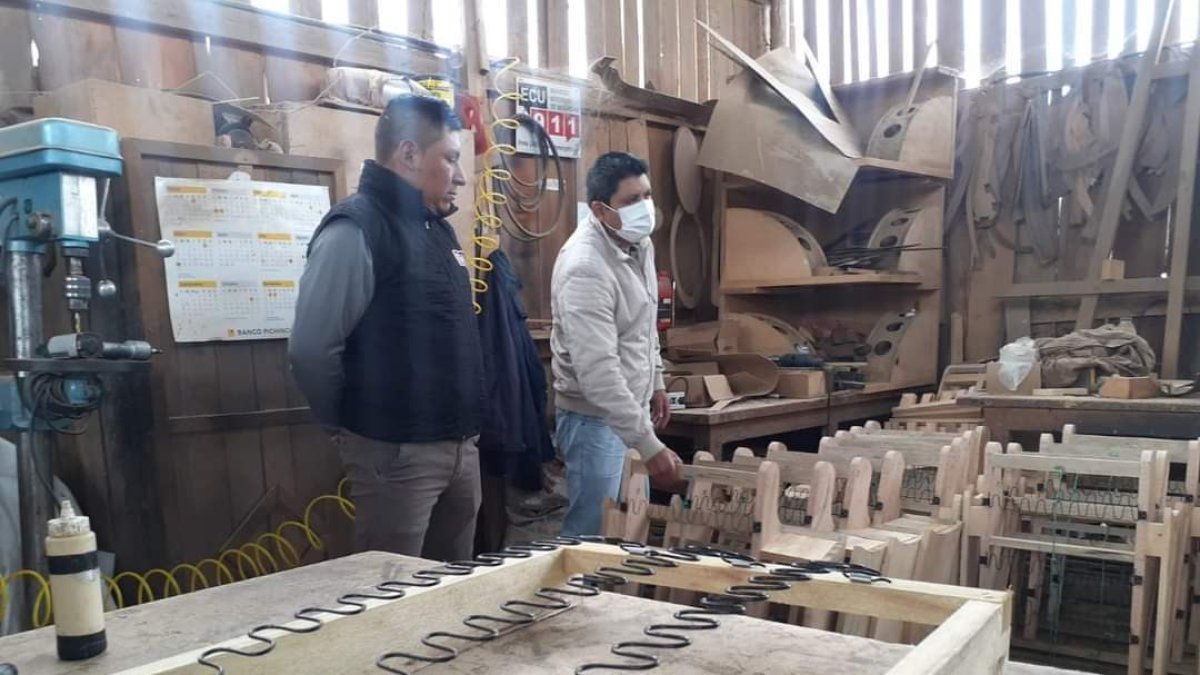 Huambaló. Los artesanos buscan atraer al oficio a la nueva generación.