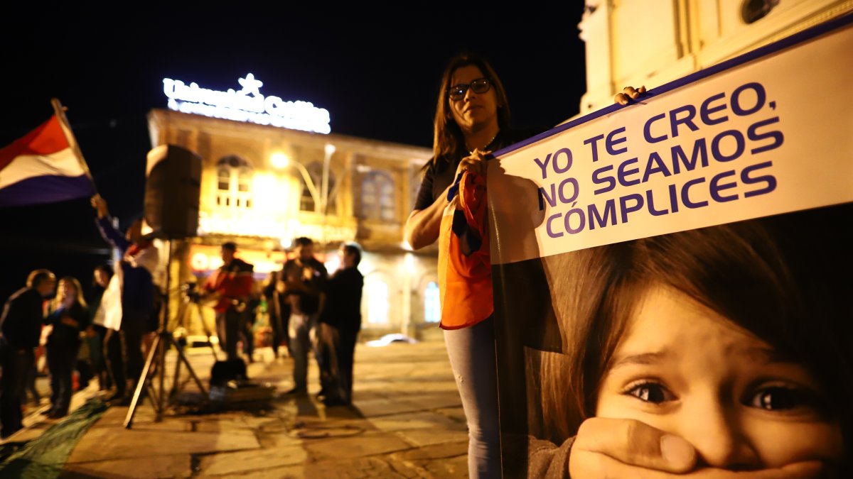 Una manifestación contra del abuso infantil en Asunción.
