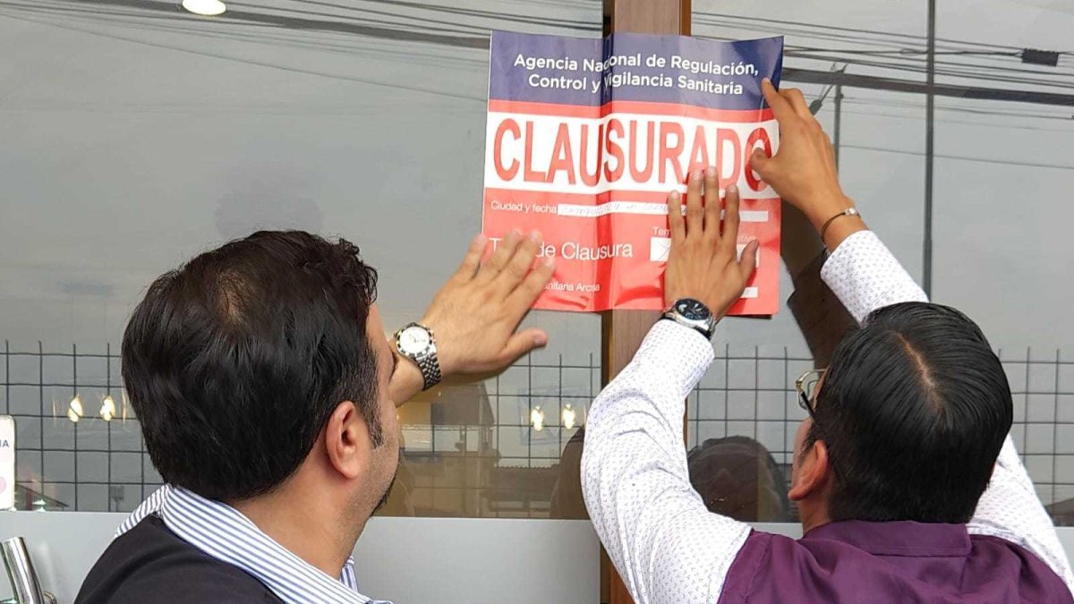 Sanción. Un local de parrillada de Guayaquil fue clausurado por Arcsa.