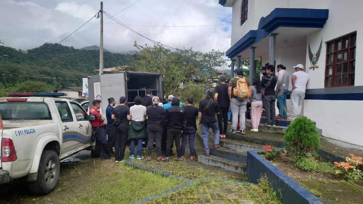 El cuerpo del guía fue trasladado a la unidad policial.