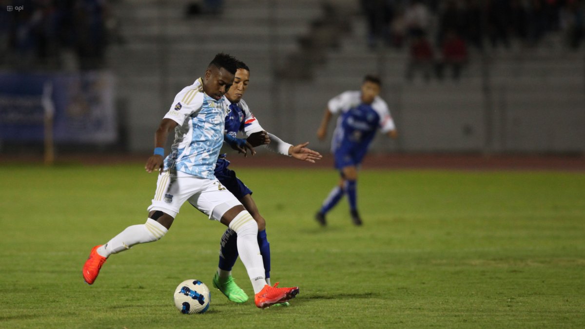 Ambos equipos marcaron un gol durante el primer tiempo.