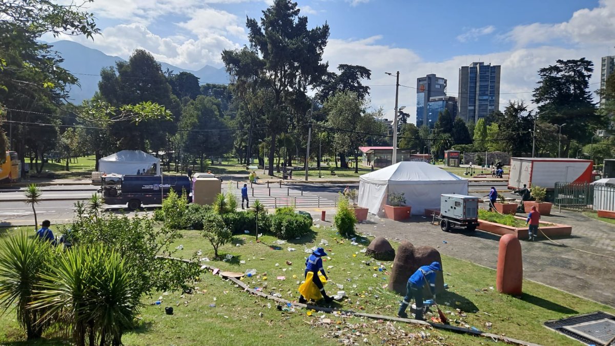 El personal de Emaseo realizó la recolección de los desperdicios en el parque El Arbolito