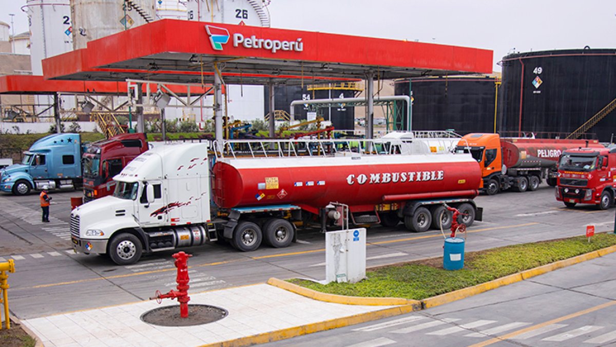 Estación.- Una gasolinería de Petroperú.