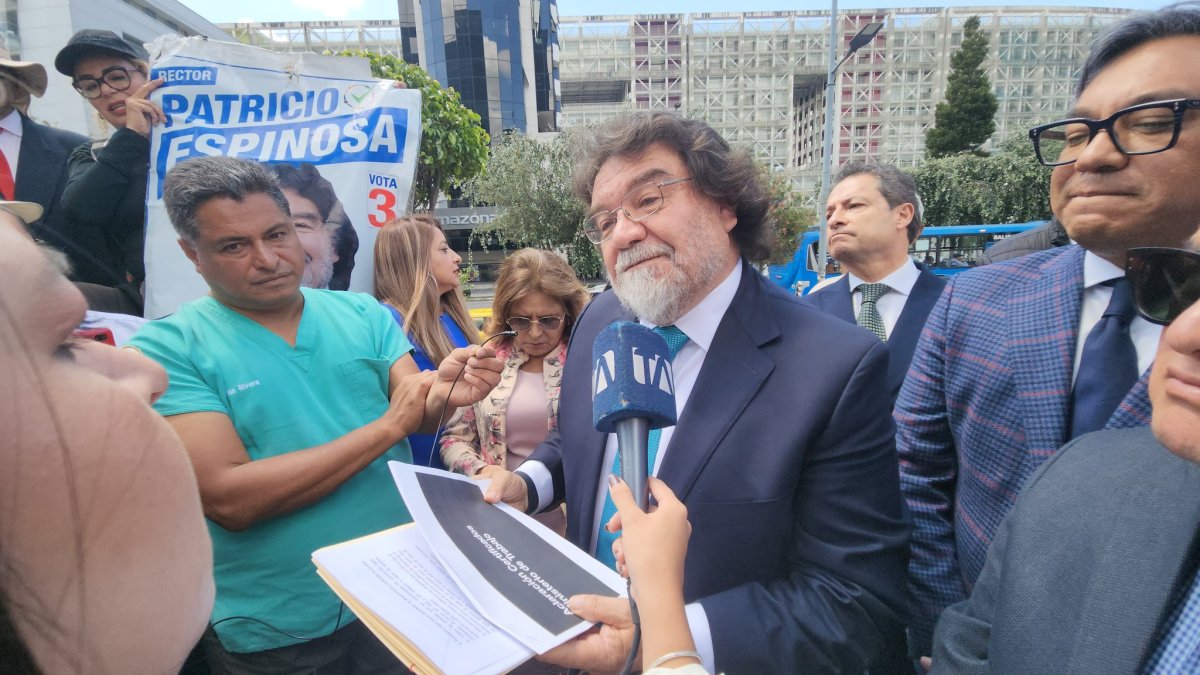 Patricio Espinosa acudió la mañana de este lunes 27 de mayo al Complejo Judicial Norte