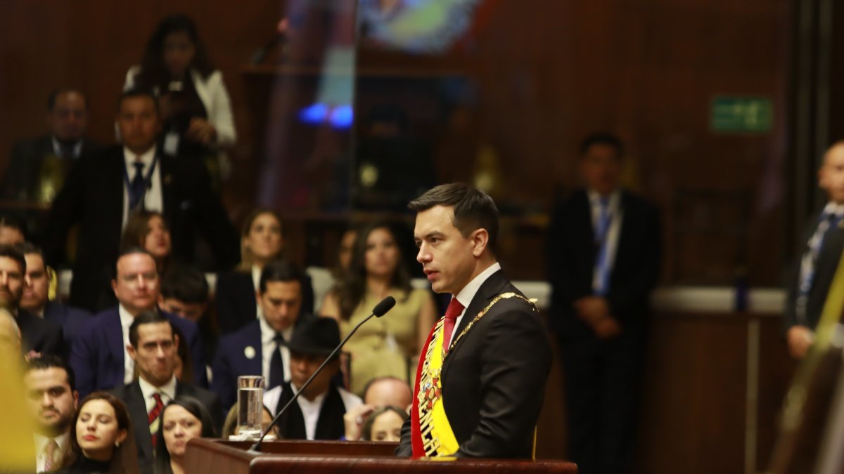 Al inicio de su mandato, el presidente Daniel Noboa mantuvo un acuerdo mínimo con el correísmo y el Partido Social Cristiano (PSC) que permitió la aprobación de leyes urgentes.