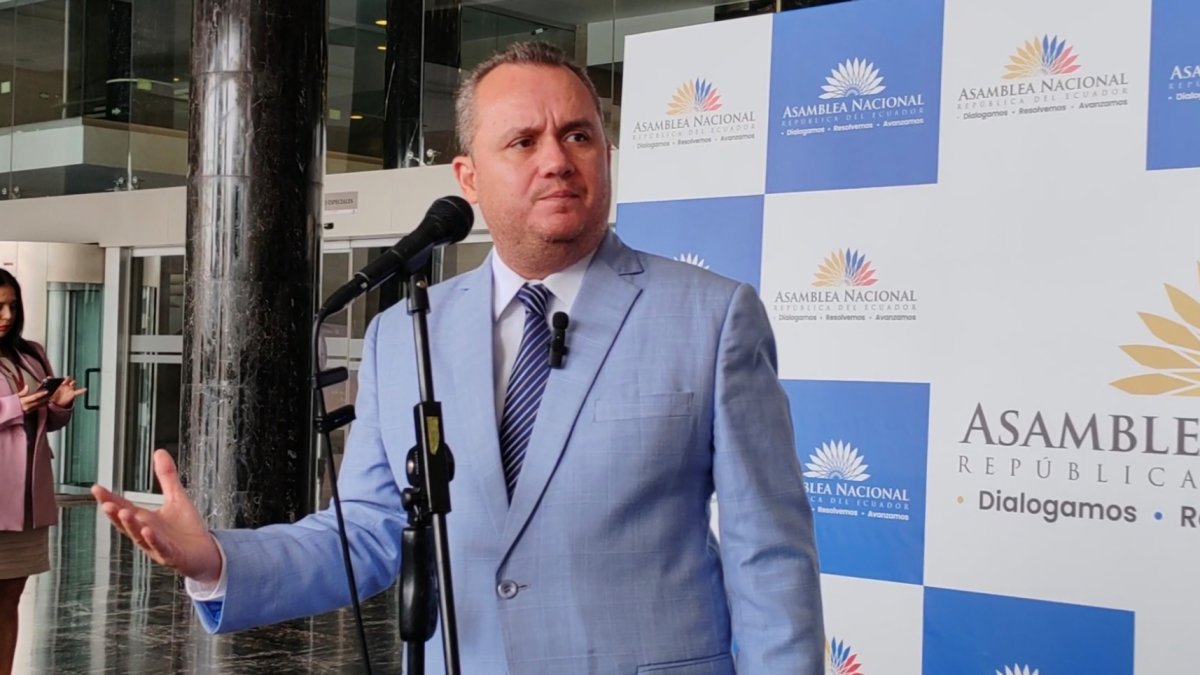 El legislador dijo que el trabajo de la Comisión tiene mayor jerarquía por los temas que debe abordar, relacionados a la consulta popular.