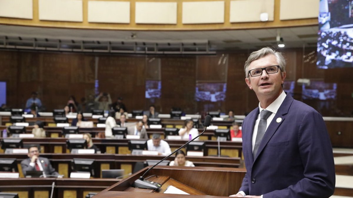 Cuentas. El ministro de Finanzas Juan Carlos Vega fue llamado ante el pleno de la Asamblea NAC