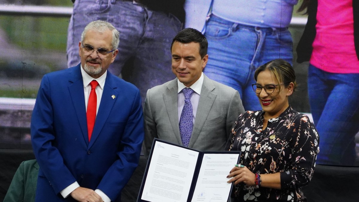 Reemplazo. Noboa y sus ministros han abordado las opciones para que Abad no llegue a Carondelet.