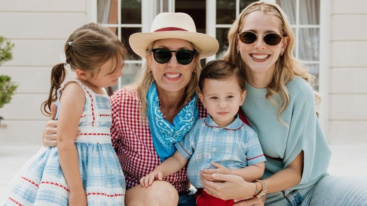 Annabella Azín con su familia.