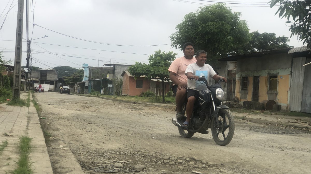 Pedido. La ciudadanía convive con un sinfín de baches. Moradores solicitan la intervención del Cabildo.