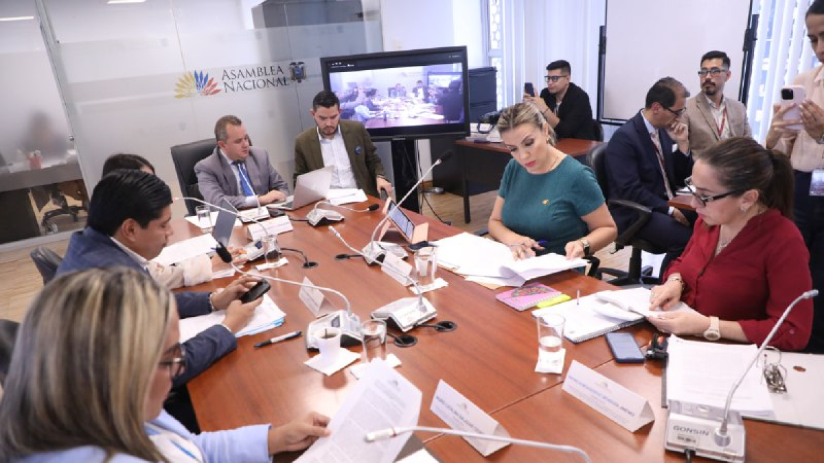 A la Comisión le quedan 35 días para empezar, desarrollar y finalizar su trabajo