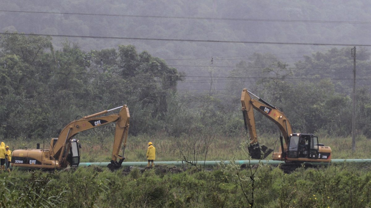 En la zona de San Luis (El Chaco) hay trabajos en los oleoductos para hacer frente a la erosión regresiva del río Coca.