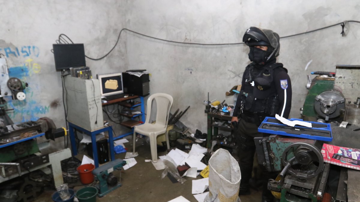 Una supuesta fábrica clandestina de armas de fuego fue desmantelada por la Policía Nacional.
