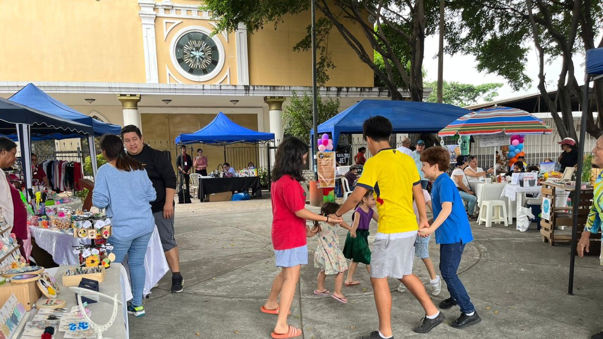 La directiva del barrio también organizó eventos como un show musical.