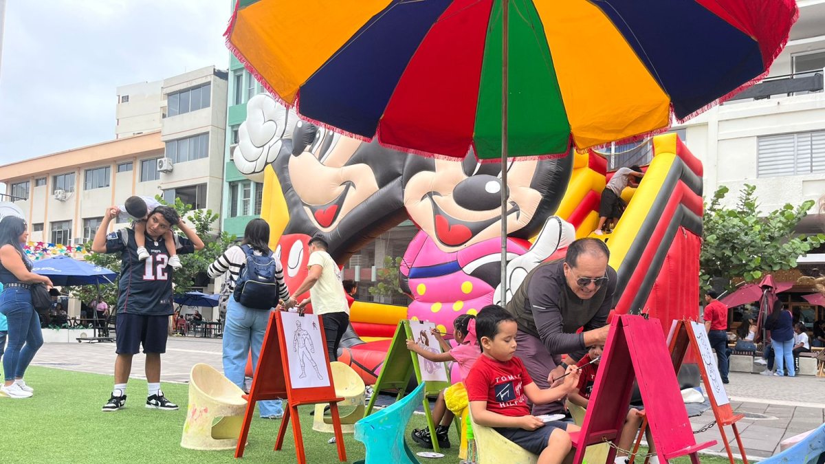 Actividades por el Día del Niño en la calle Panamá.