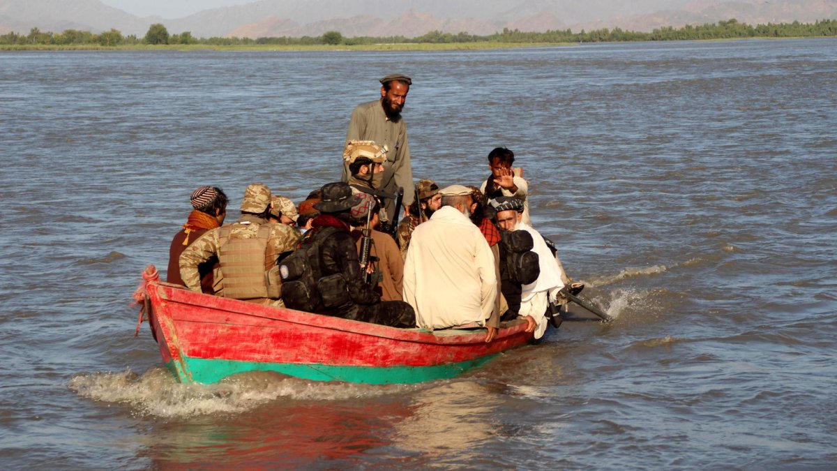 El naufragio de una embarcación en Afganistán dejó ocho personas fallecidas.