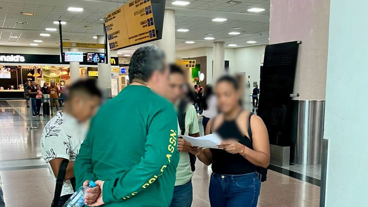 Arresto. Jose Poveda Aus fue detenido este domingo 2 de junio en el aeropuerto de Guayaquil.