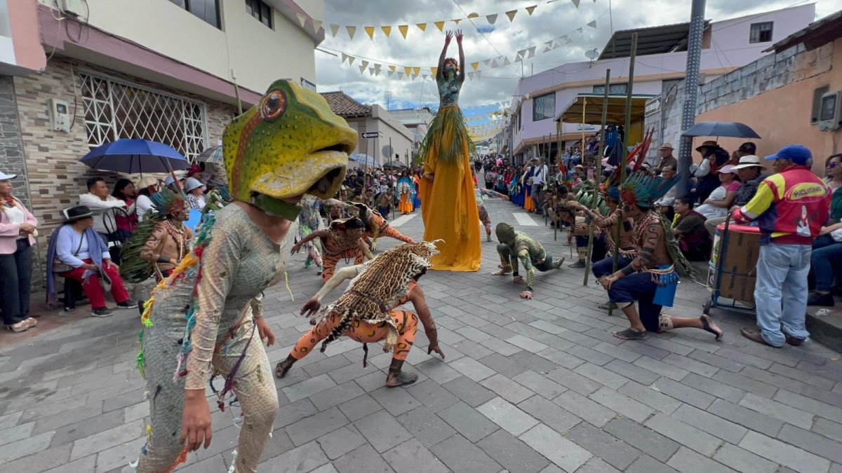 El danzante es el personaje principal de las festividades.