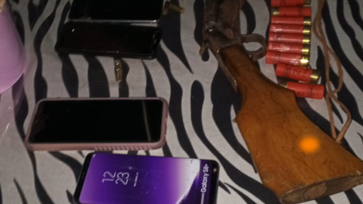 Encontraron algunas pruebas durante el allanamiento.