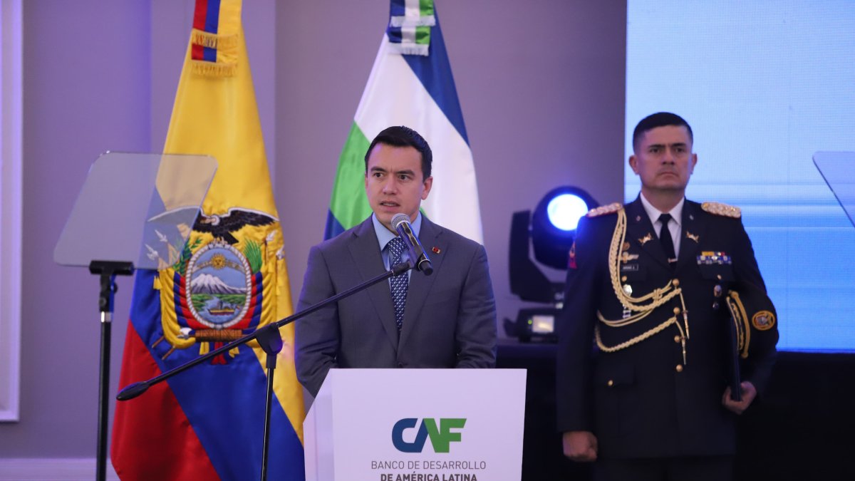 El presidente dio a conocer su disposición durante un evento de diálogos sobre delincuencia organizada.