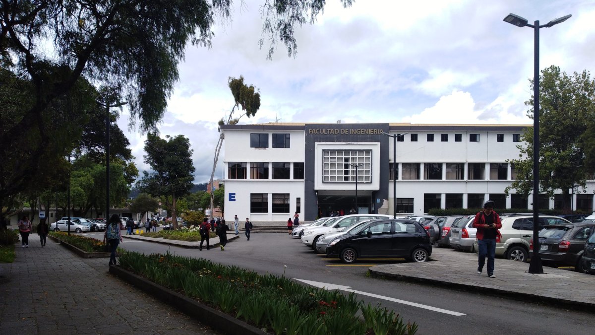 Los bachilleres deberán inscribirse en al Universidad de Cuenca desde el próximo 20 de junio según el último dígito de su documento de identidad.