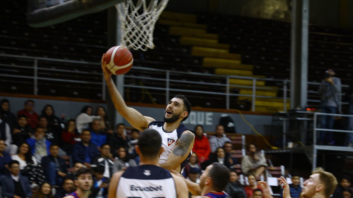 Liga de Quito se estrenó en la Liga BásquetPro con una victoria sobre Guerreros.